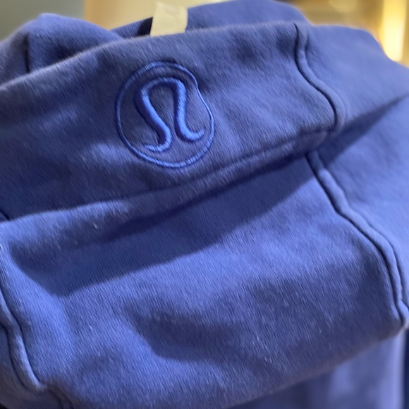 Two Lululemon Scuba’s - Picture 6 of 7